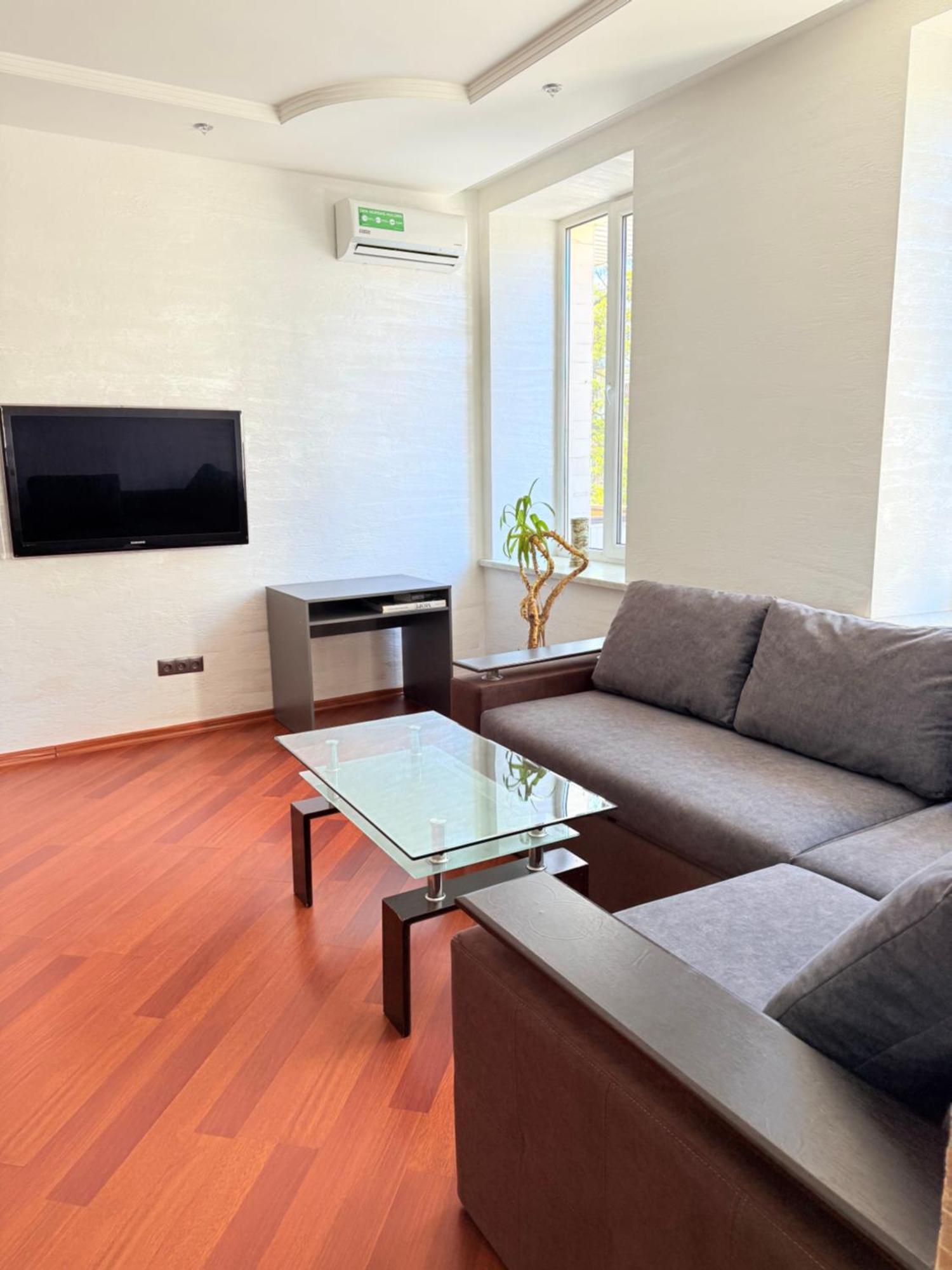 Светлая Квартира Appartement Odessa Buitenkant foto