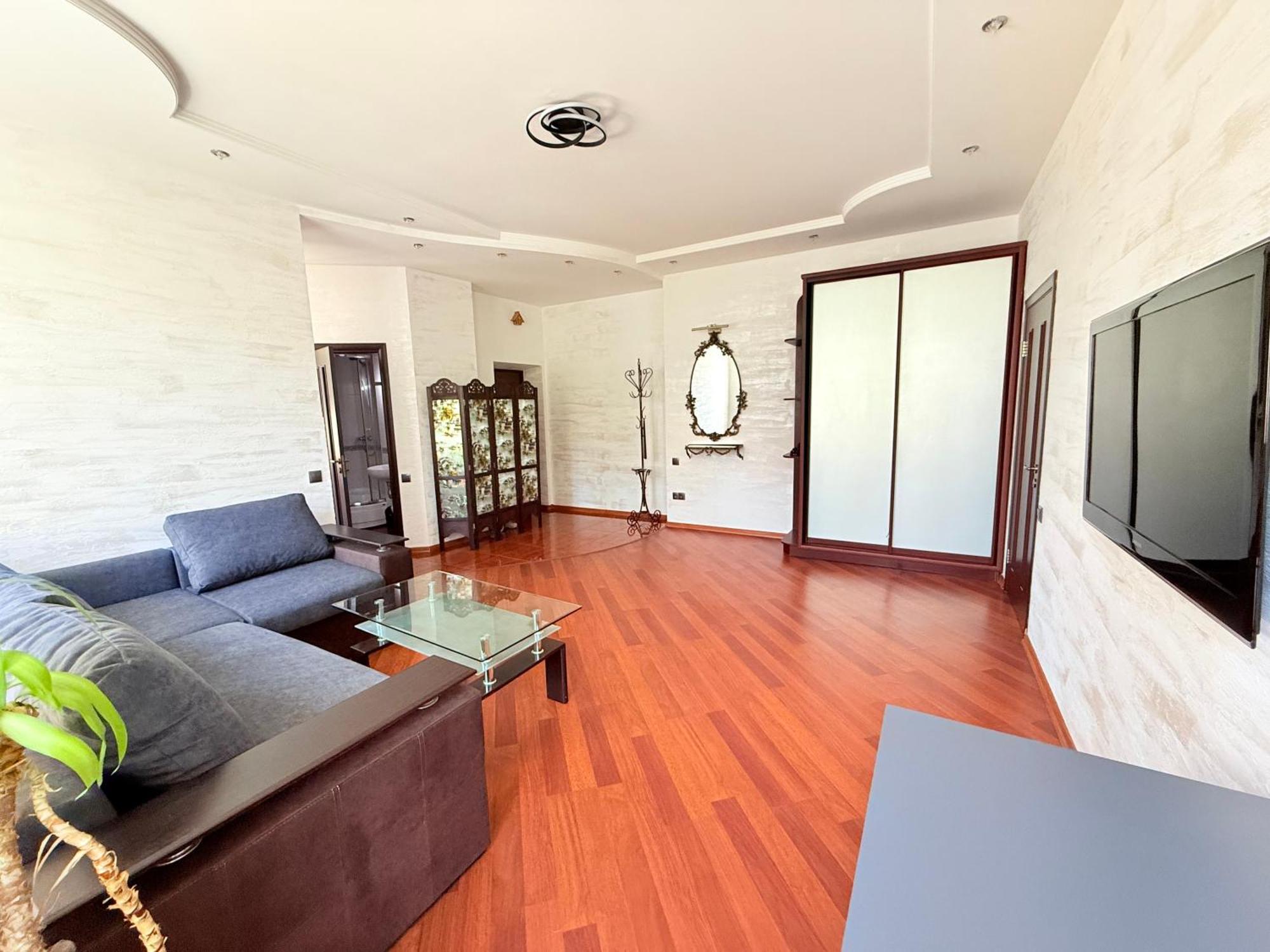 Светлая Квартира Appartement Odessa Buitenkant foto