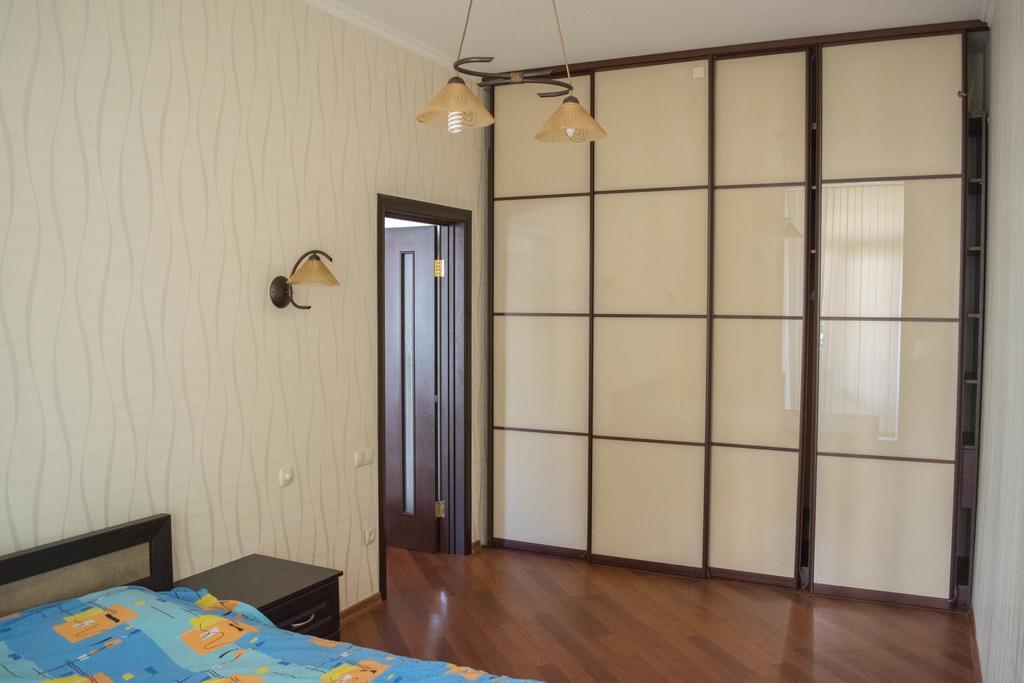 Светлая Квартира Appartement Odessa Buitenkant foto
