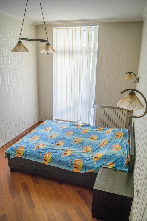 Светлая Квартира Appartement Odessa Buitenkant foto